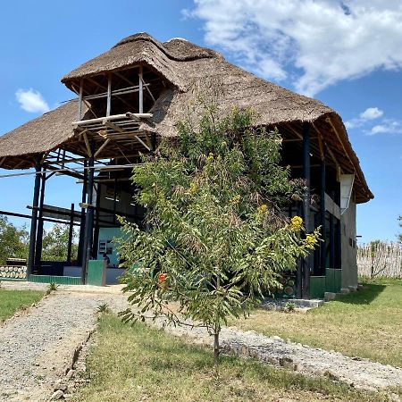 Enshama Game Lodge And Campsite Katunguru Exterior photo