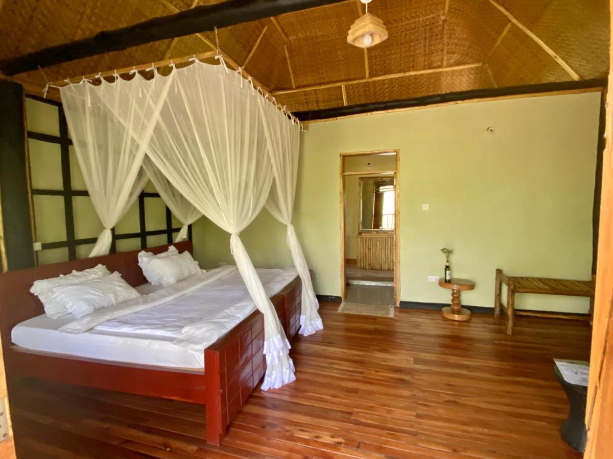Enshama Game Lodge And Campsite Katunguru Exterior photo