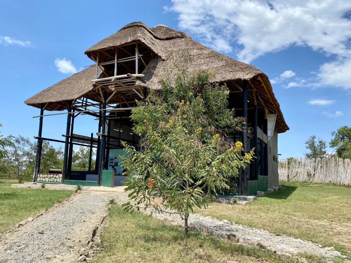 Enshama Game Lodge And Campsite Katunguru Exterior photo