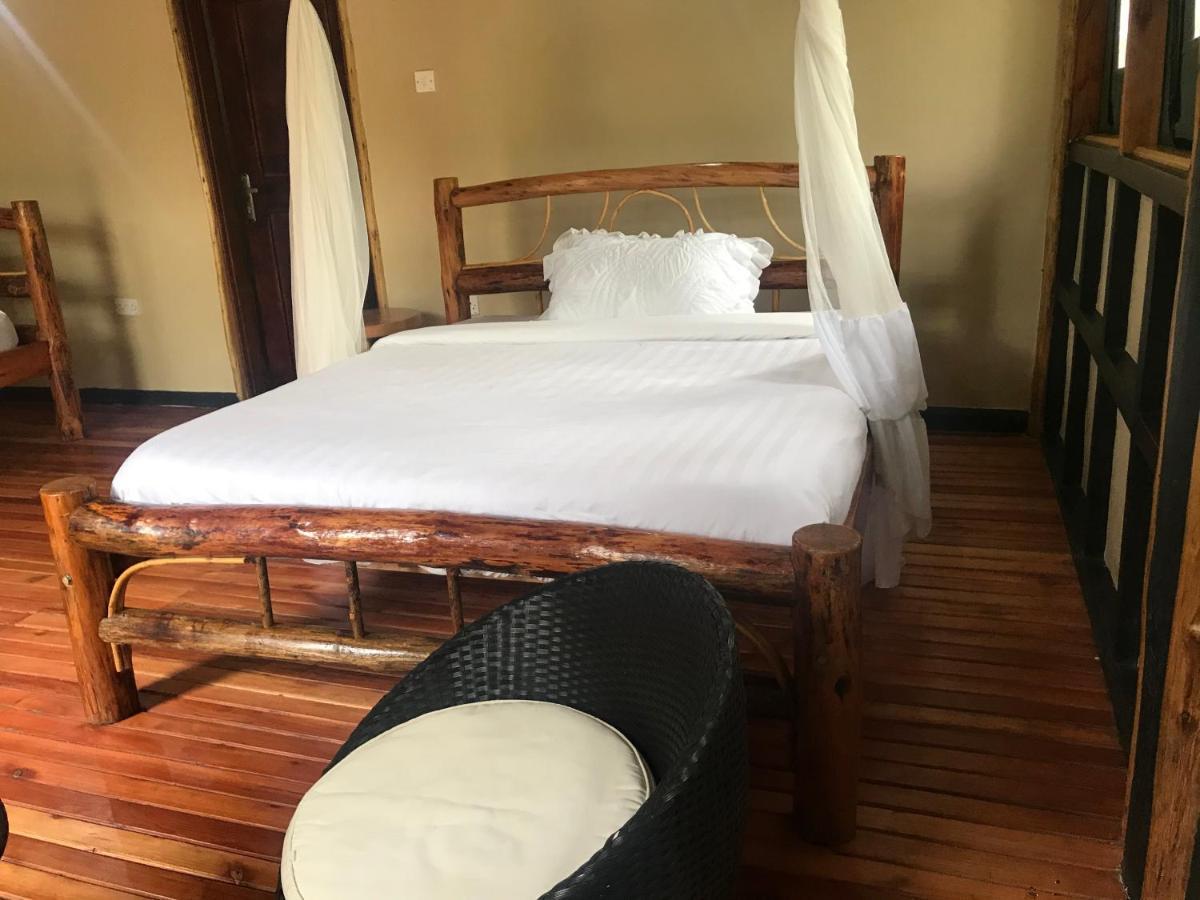 Enshama Game Lodge And Campsite Katunguru Exterior photo